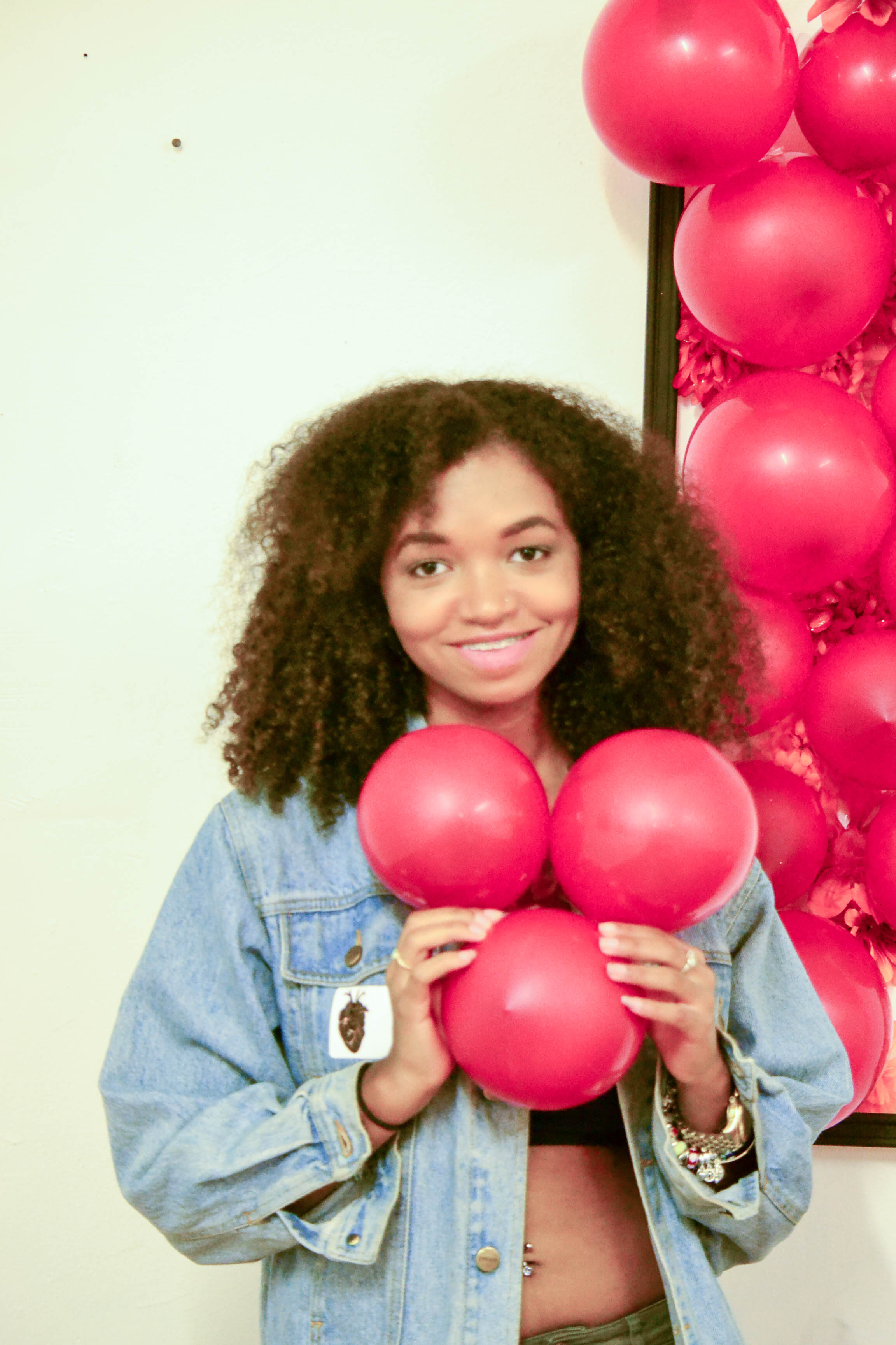 taylor augusta assuage red balloons la kuro